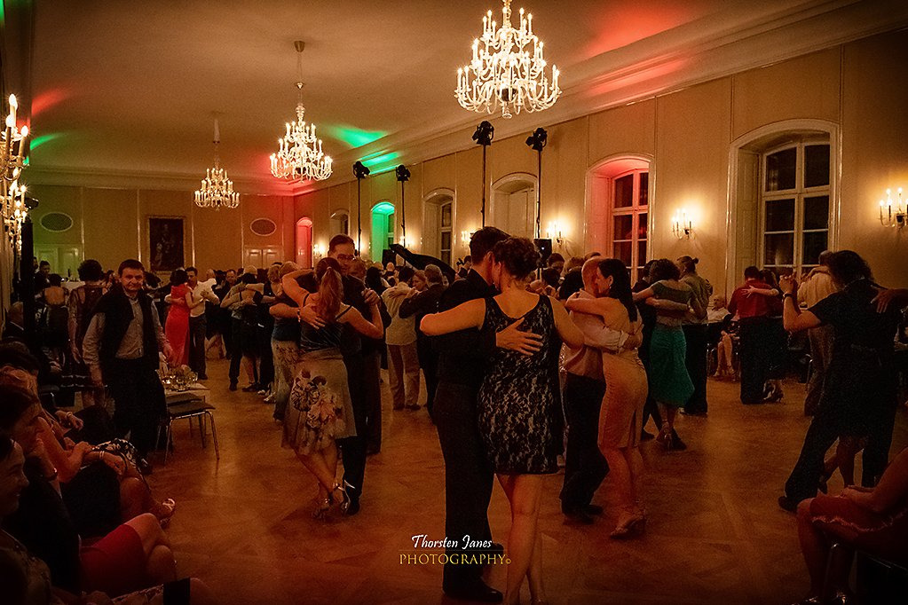 Milonga Pass